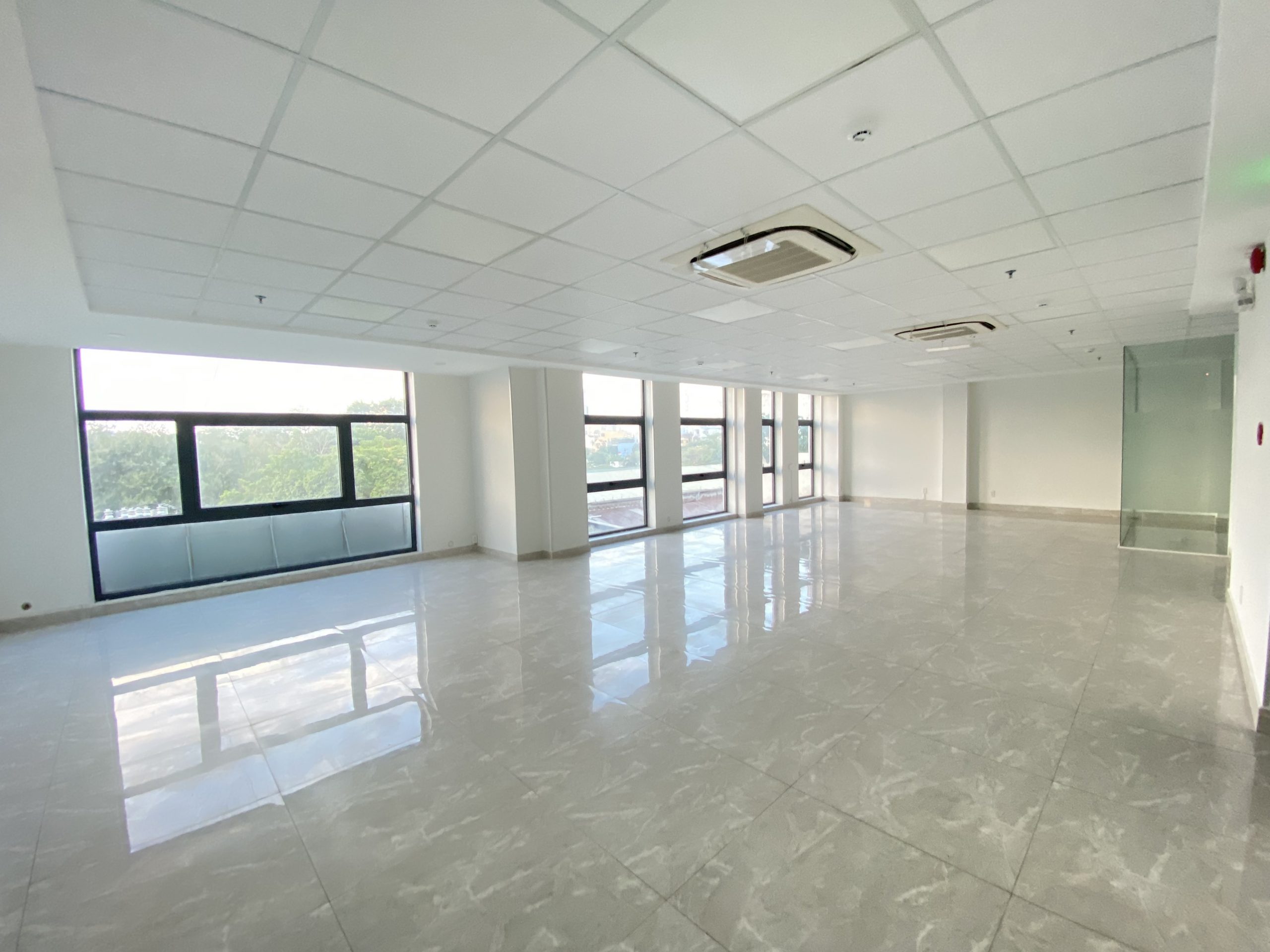 Cho thuê văn phòng đẹp giá tốt – Tòa nhà PPM Nguyễn Cửu Vân, 110m2, giá 56,4 tr/tháng.