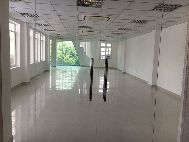 Cho thuê văn phòng đẹp MT Võ Văn Tần, Q.3, 60m2, 90m2, có trợ giá mùa dịch