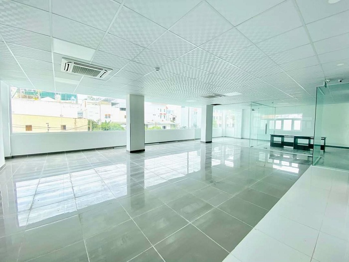 Cho thuê văn phòng đẹp MT Nguyễn Đình Chính, PN, 150m2, 45 triệu/ tháng